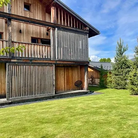 Appartamento Elegant, Bright, Fully Equipped In