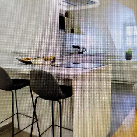 Elegant, Bright, Fully Equipped In